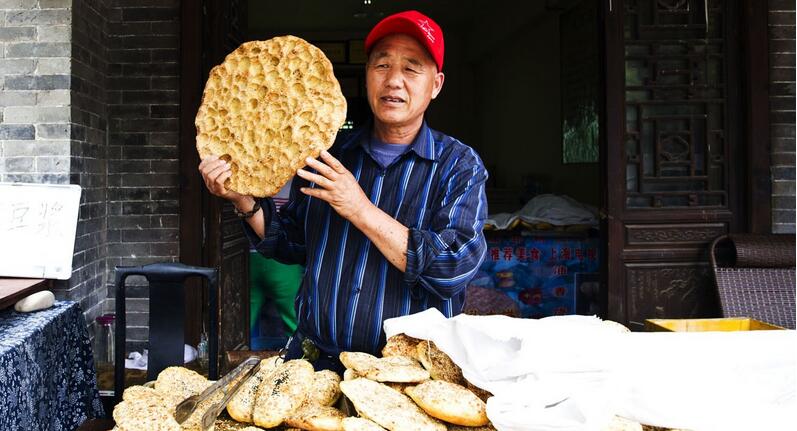 台儿庄古城运河石头大饼